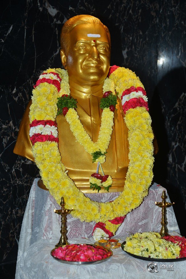 NTR-Kathanayakudu-Movie-Special-Screening